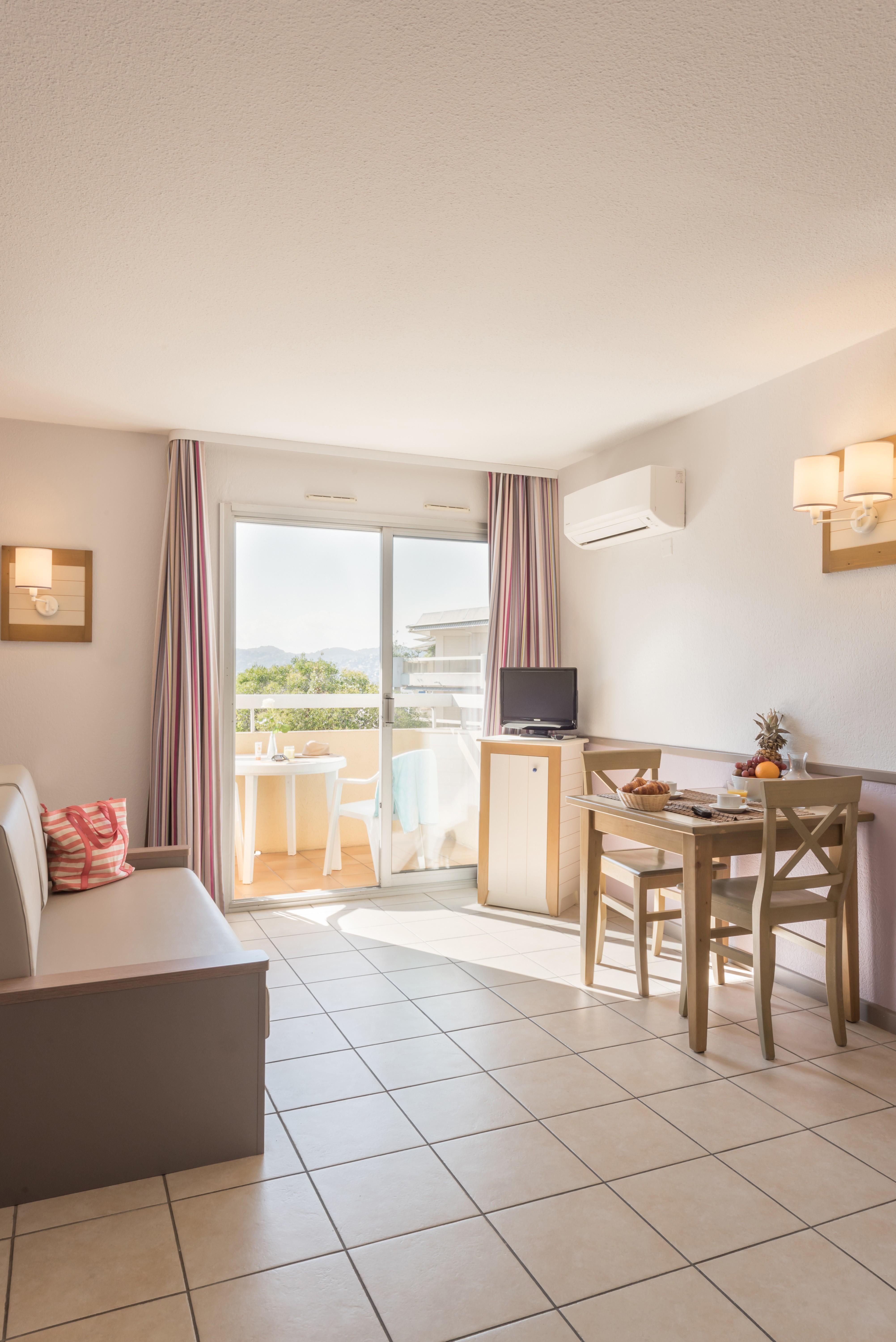Residence Pierre & Vacances La Rostagne ฌวง-เลส์-แป็งส์ ภายนอก รูปภาพ