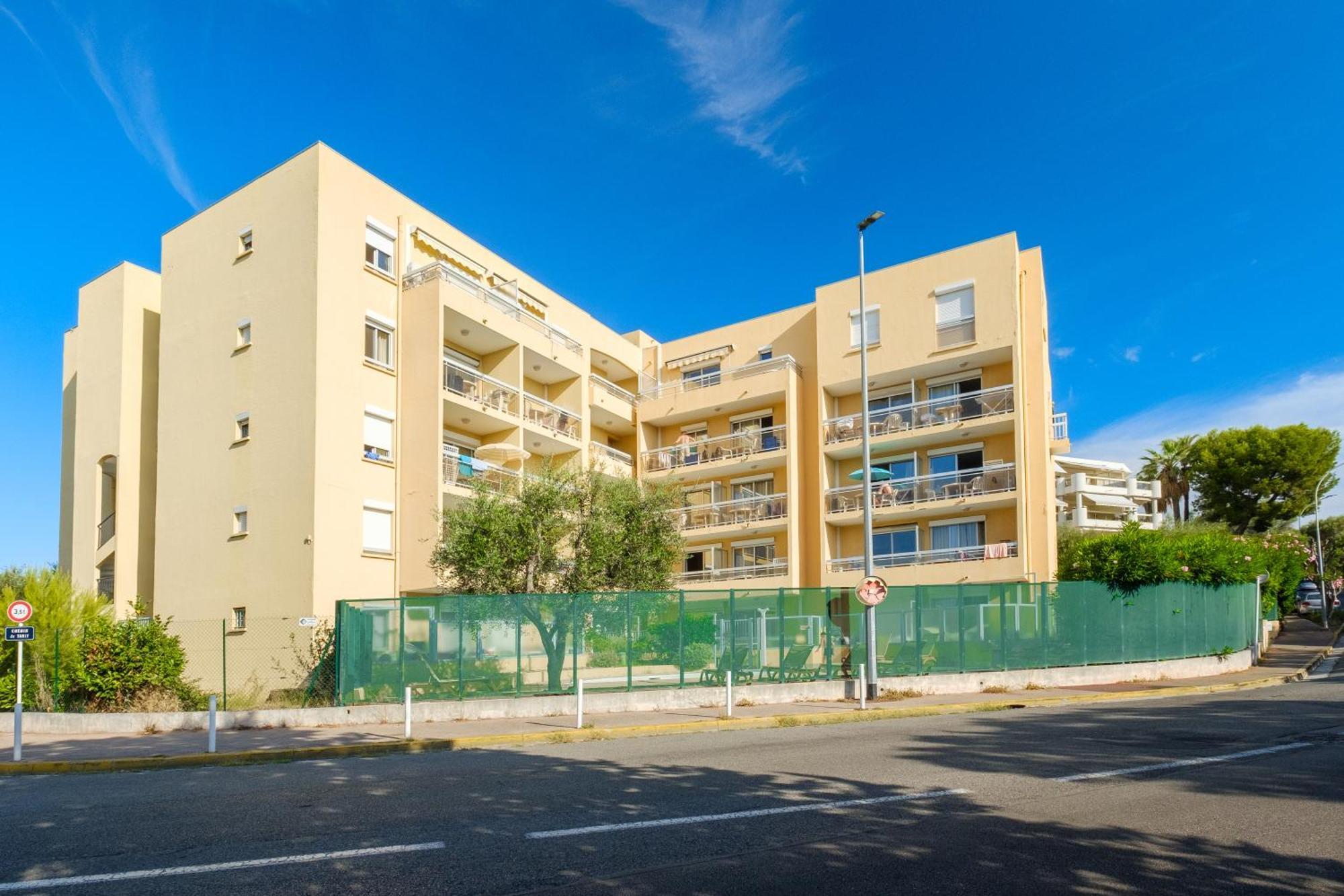 Residence Pierre & Vacances La Rostagne ฌวง-เลส์-แป็งส์ ภายนอก รูปภาพ