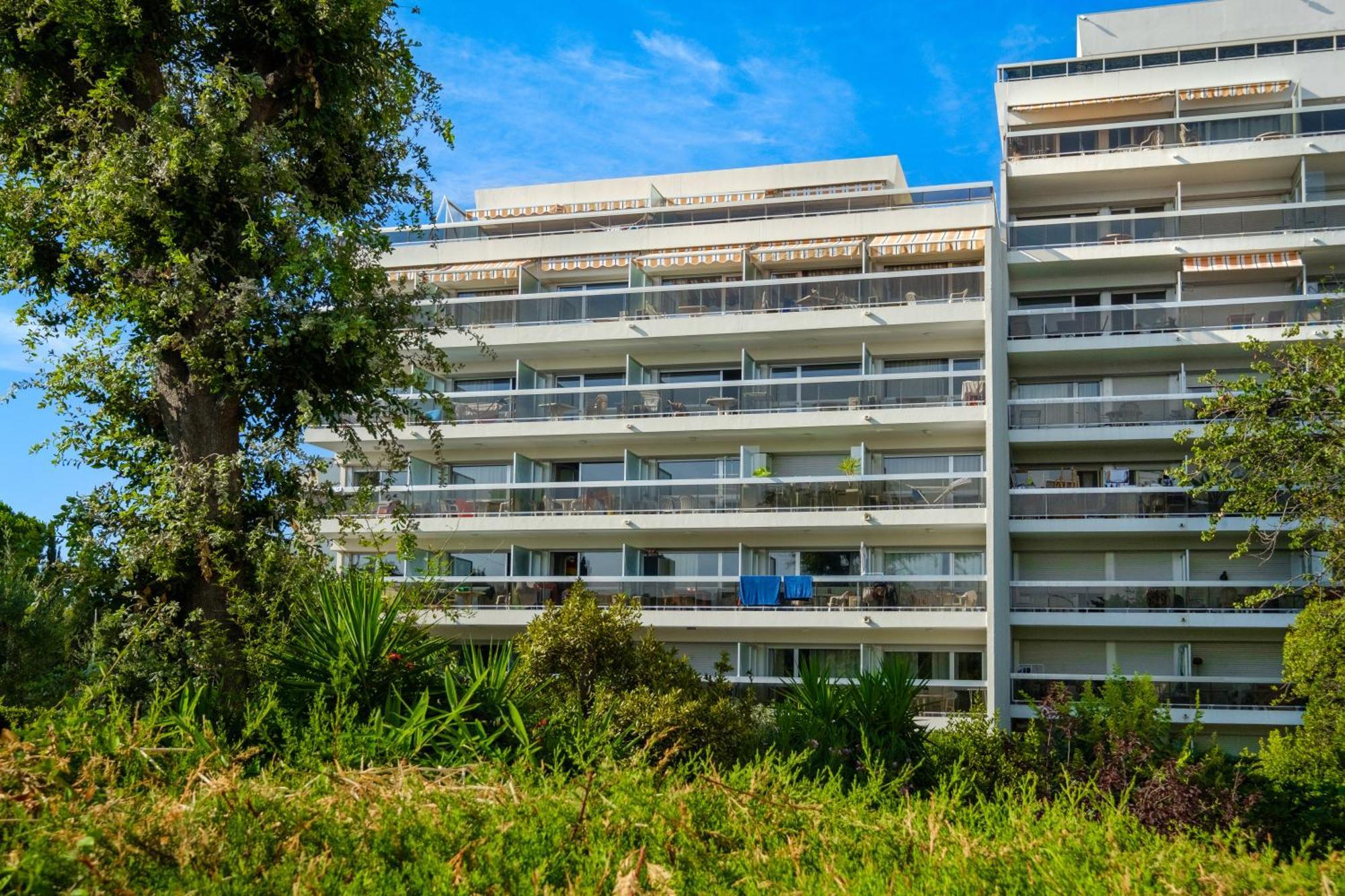 Residence Pierre & Vacances La Rostagne ฌวง-เลส์-แป็งส์ ภายนอก รูปภาพ